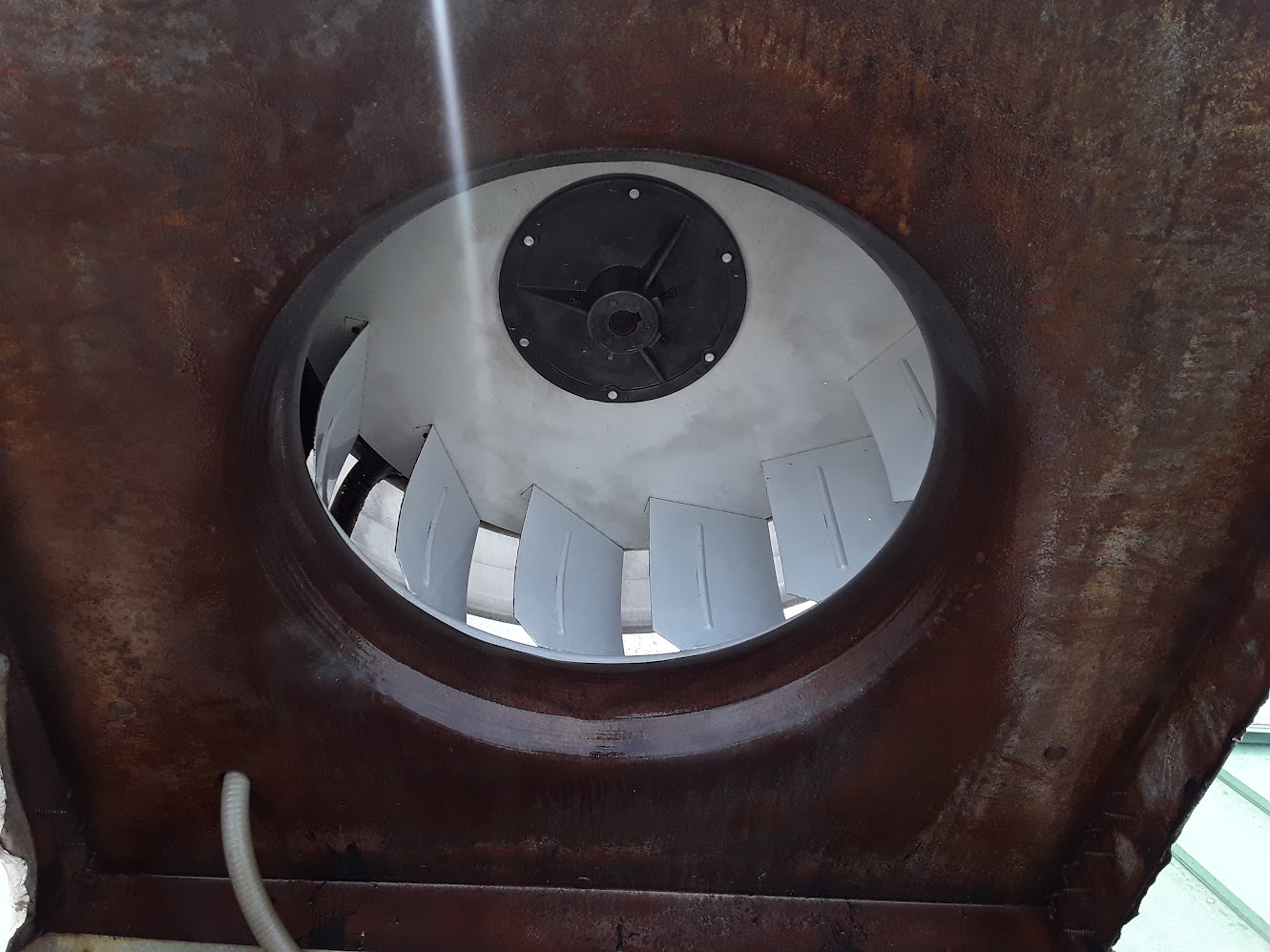 Detailed hood after cleaning